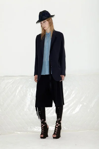 Look 10